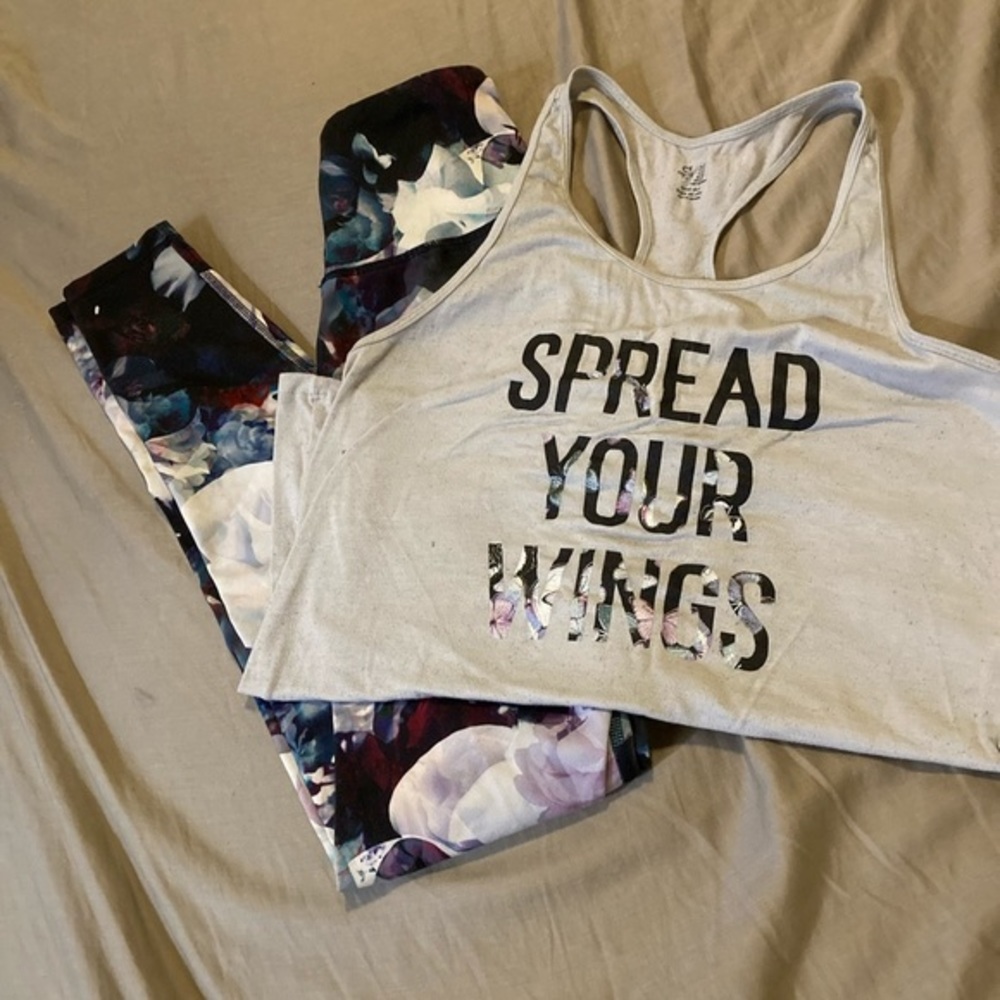 Gap Fit Active Racerback Tee - Picture 4 of 4